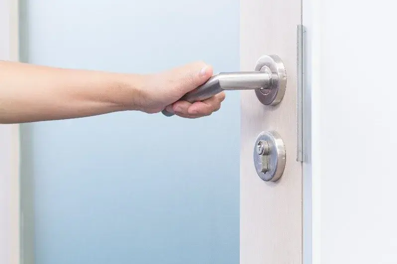 cleaning door handles
