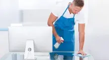 Janitori cleaning office